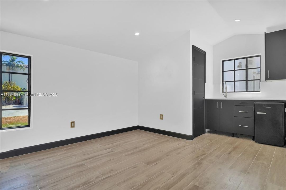 For Sale: $4,375,000 (5 beds, 5 baths, 3522 Square Feet)