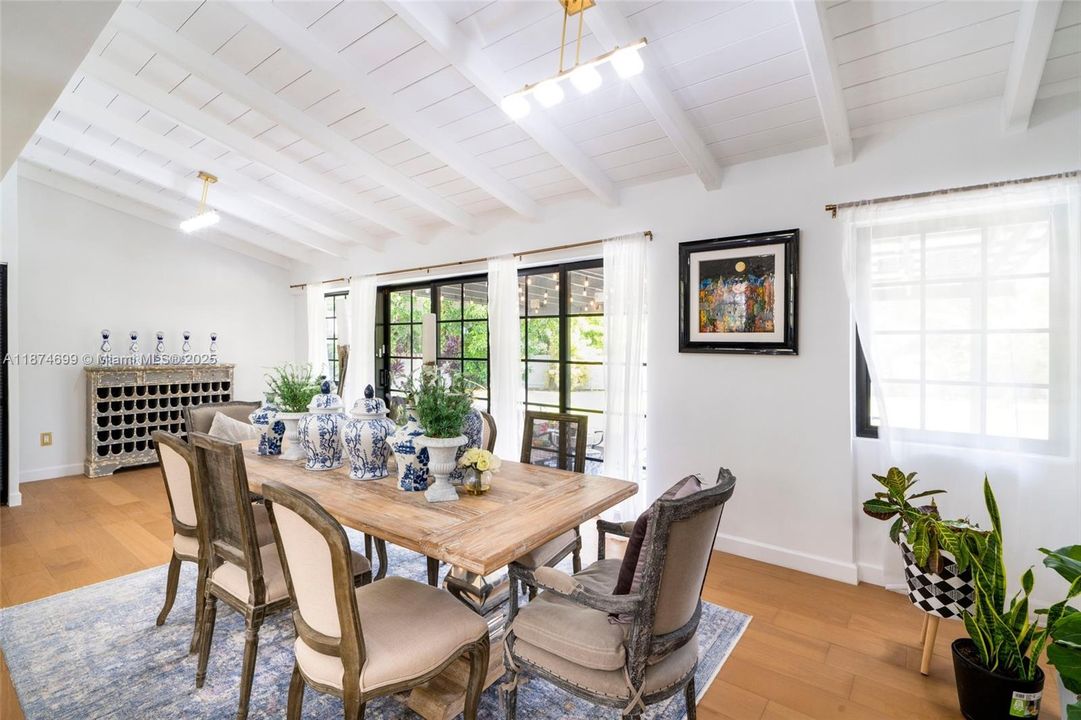 For Sale: $4,375,000 (5 beds, 5 baths, 3522 Square Feet)