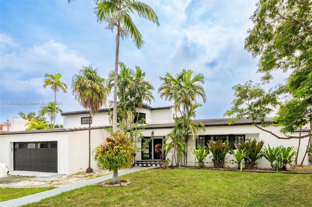 For Sale: $4,375,000 (5 beds, 5 baths, 3522 Square Feet)