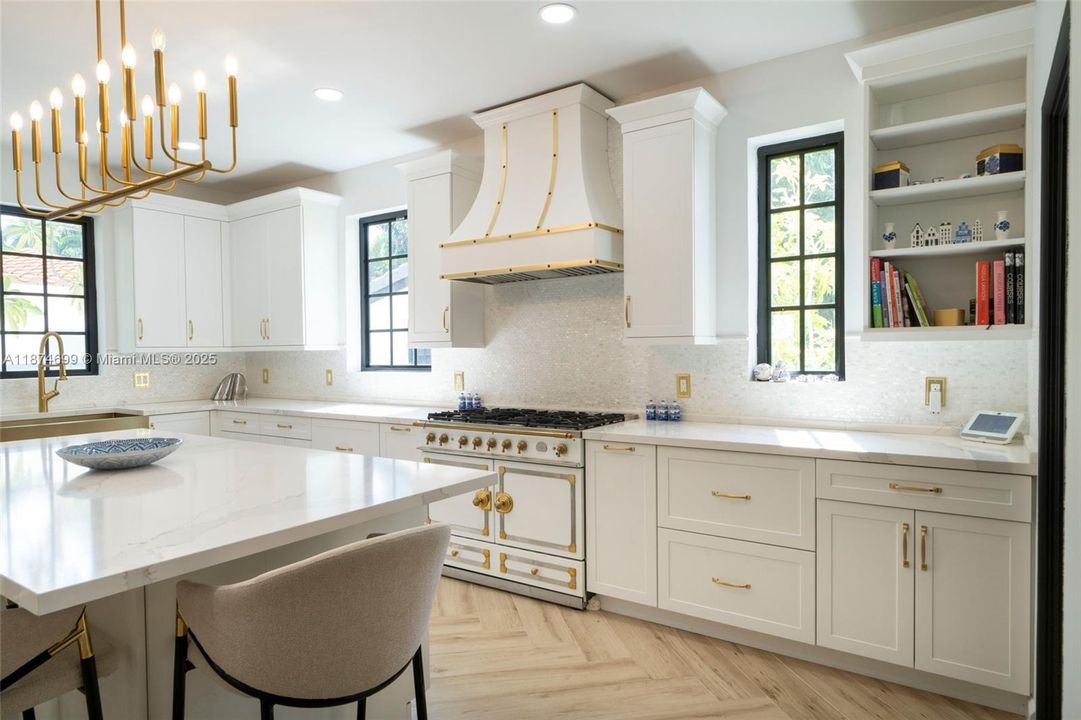 For Sale: $4,375,000 (5 beds, 5 baths, 3522 Square Feet)