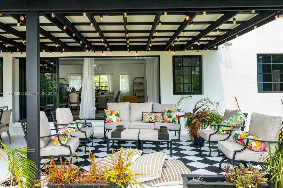 For Sale: $4,375,000 (5 beds, 5 baths, 3522 Square Feet)