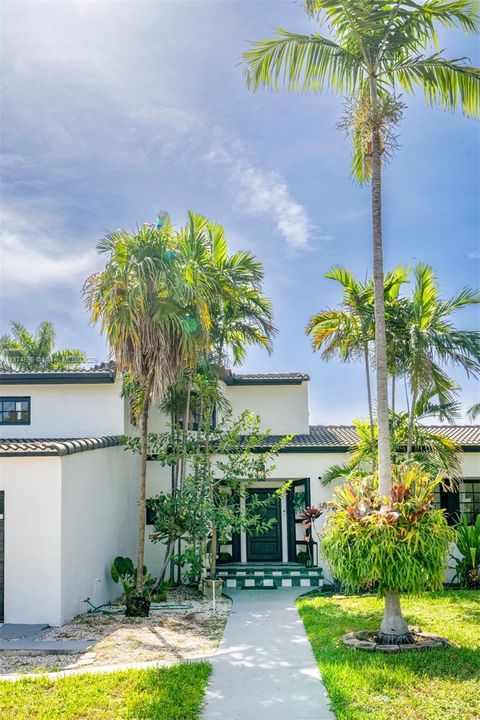 For Sale: $4,375,000 (5 beds, 5 baths, 3522 Square Feet)