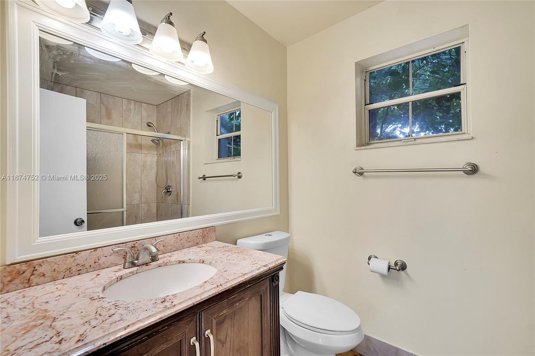 Activo con contrato: $3,000 (3 camas, 2 baños, 1473 Pies cuadrados)