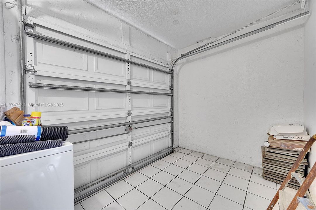 Activo con contrato: $3,000 (3 camas, 2 baños, 1473 Pies cuadrados)