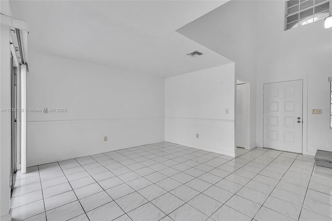 Activo con contrato: $3,000 (3 camas, 2 baños, 1473 Pies cuadrados)