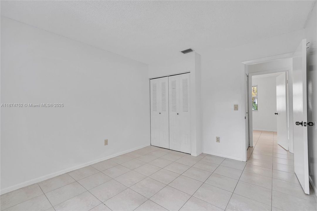 Activo con contrato: $3,000 (3 camas, 2 baños, 1473 Pies cuadrados)