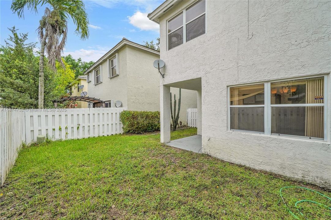 Activo con contrato: $3,000 (3 camas, 2 baños, 1473 Pies cuadrados)