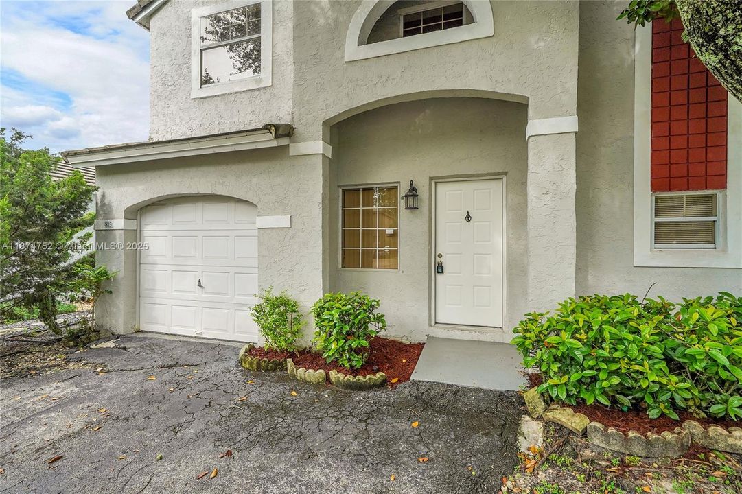 Activo con contrato: $3,000 (3 camas, 2 baños, 1473 Pies cuadrados)