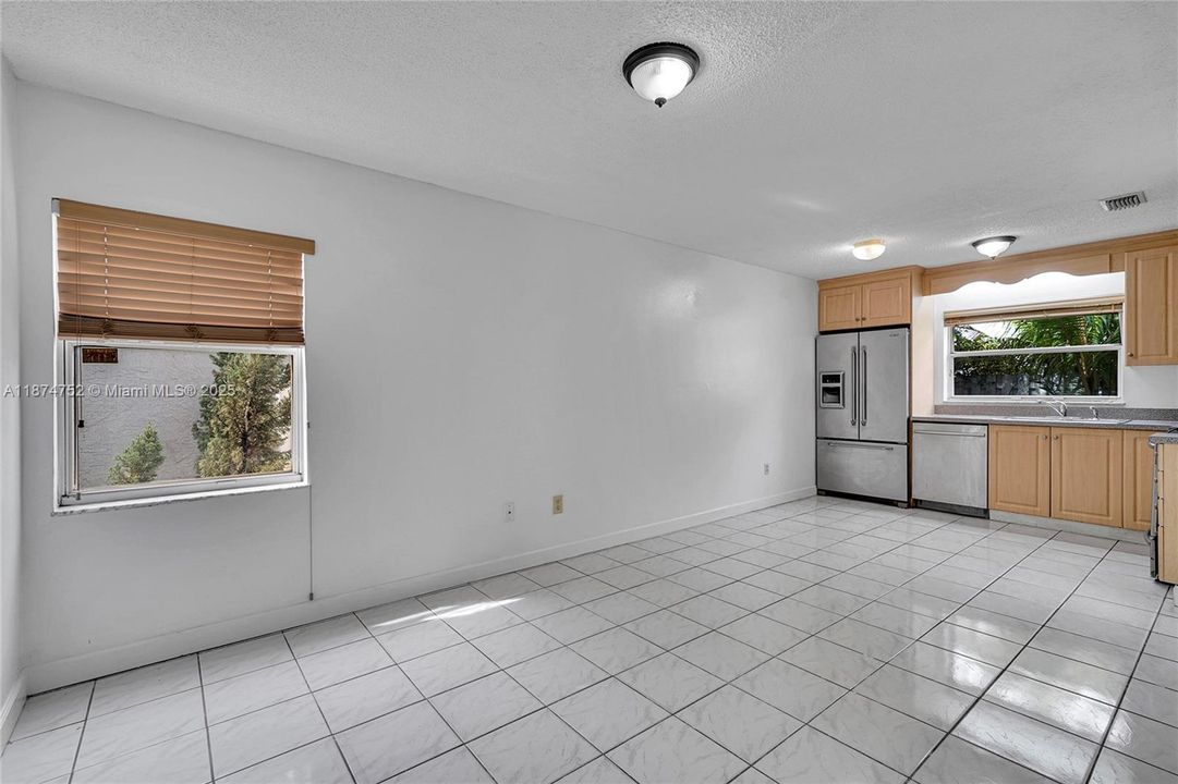 Activo con contrato: $3,000 (3 camas, 2 baños, 1473 Pies cuadrados)