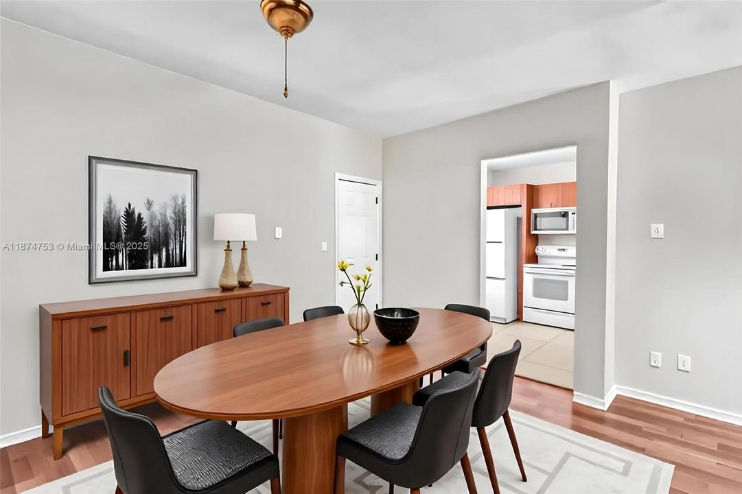 For Sale: $115,000 (1 beds, 1 baths, 730 Square Feet)