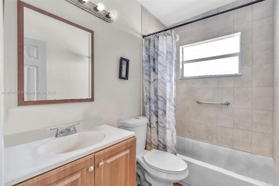 For Sale: $115,000 (1 beds, 1 baths, 730 Square Feet)