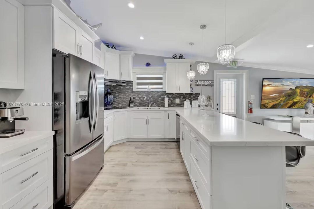 For Sale: $1,450,000 (4 beds, 4 baths, 1517 Square Feet)