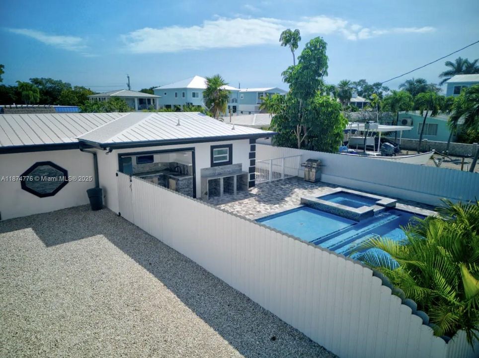 For Sale: $1,450,000 (4 beds, 4 baths, 1517 Square Feet)