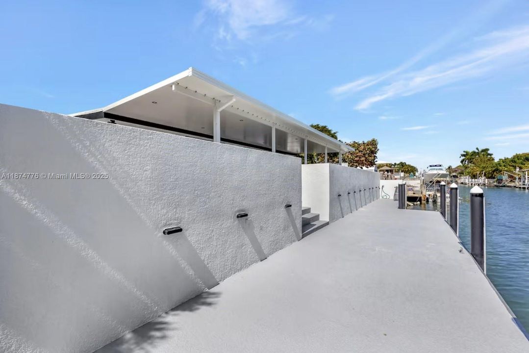 For Sale: $1,450,000 (4 beds, 4 baths, 1517 Square Feet)