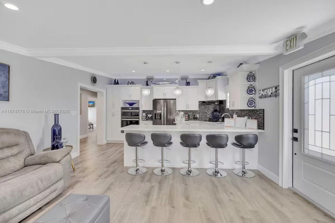 For Sale: $1,450,000 (4 beds, 4 baths, 1517 Square Feet)