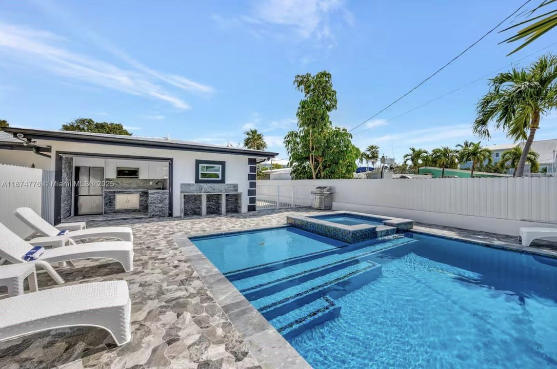 For Sale: $1,450,000 (4 beds, 4 baths, 1517 Square Feet)