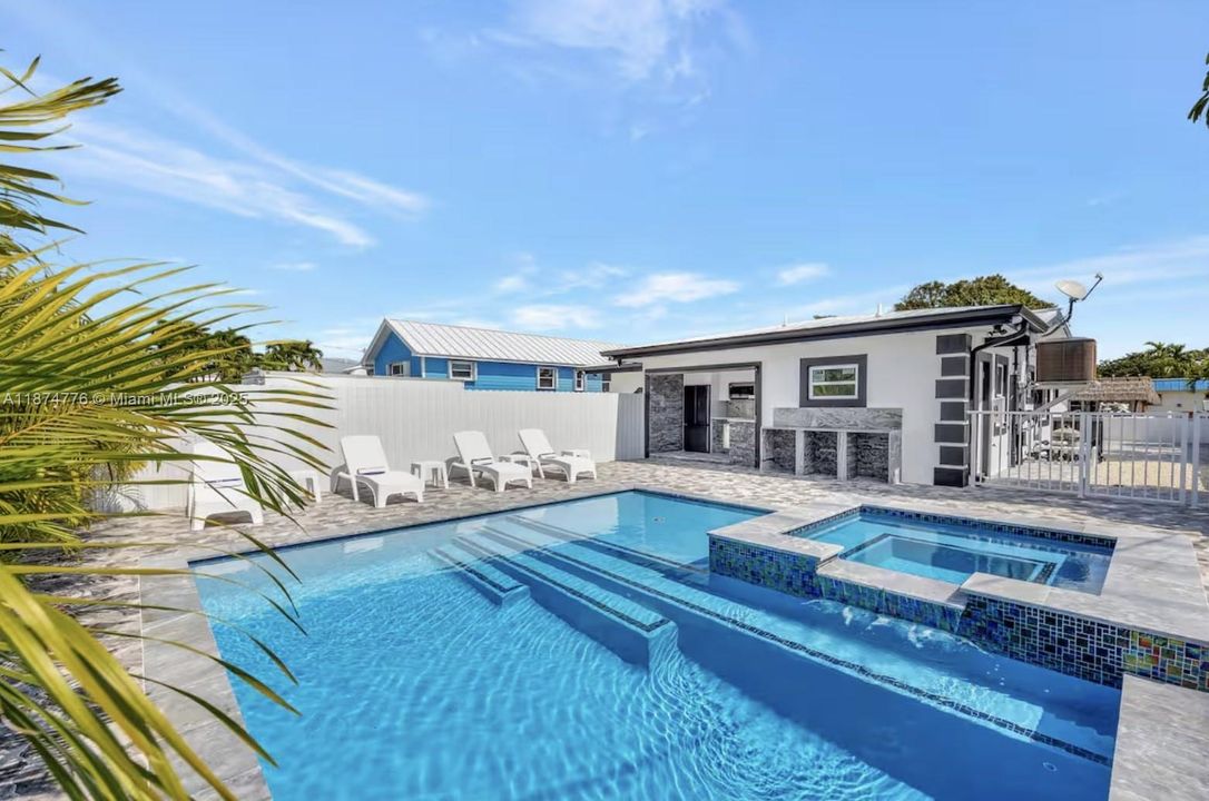 For Sale: $1,450,000 (4 beds, 4 baths, 1517 Square Feet)