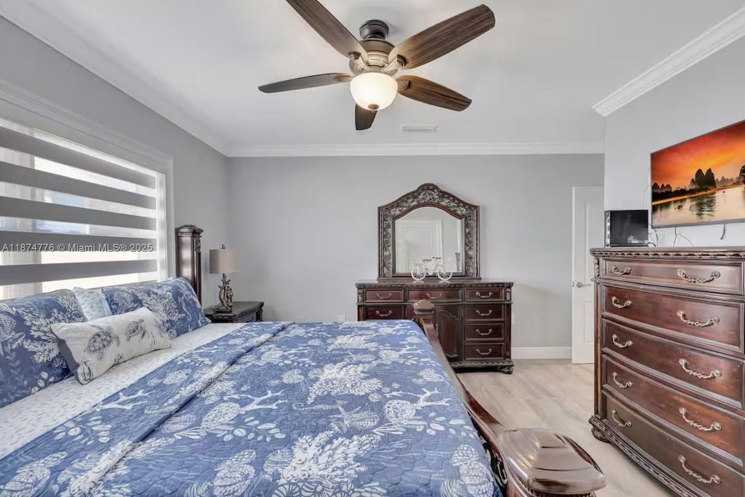 For Sale: $1,450,000 (4 beds, 4 baths, 1517 Square Feet)