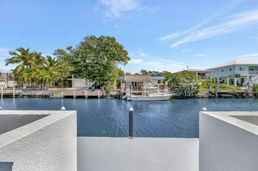 For Sale: $1,450,000 (4 beds, 4 baths, 1517 Square Feet)