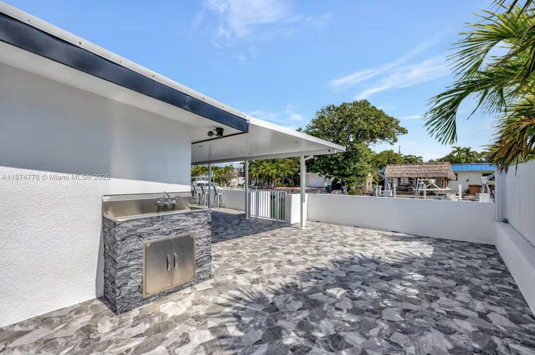 For Sale: $1,450,000 (4 beds, 4 baths, 1517 Square Feet)