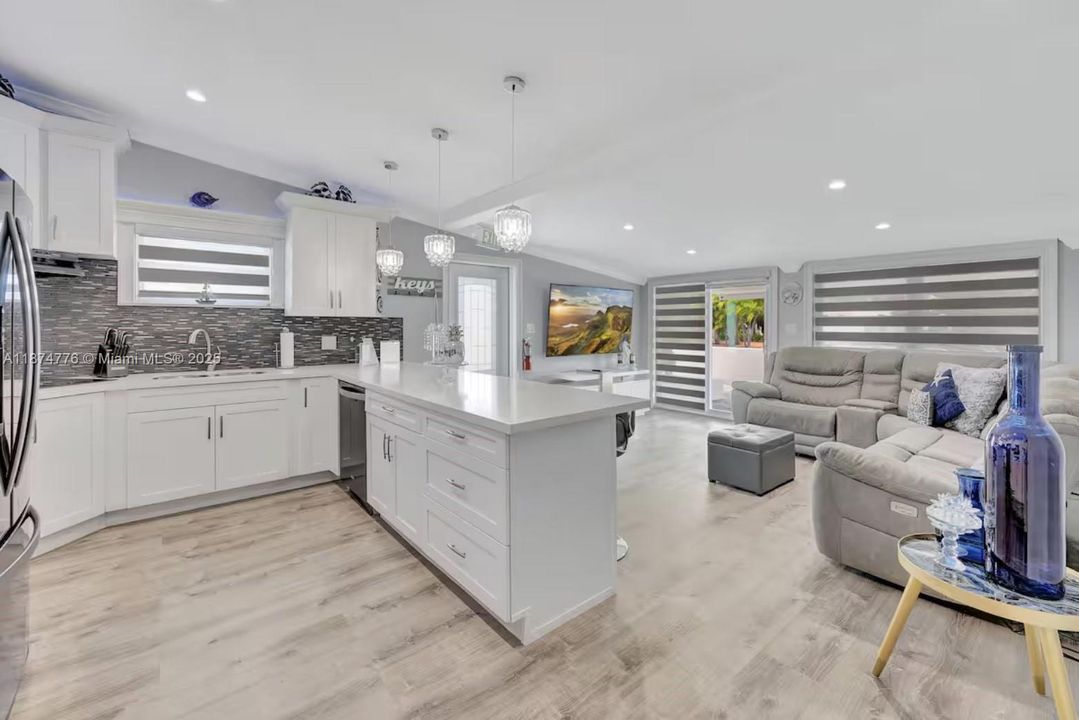 For Sale: $1,450,000 (4 beds, 4 baths, 1517 Square Feet)