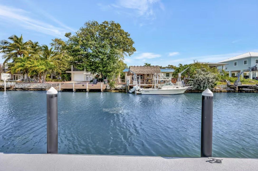 For Sale: $1,450,000 (4 beds, 4 baths, 1517 Square Feet)