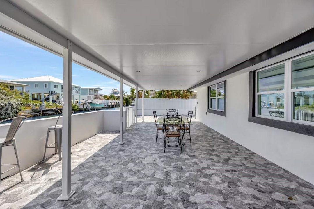 For Sale: $1,450,000 (4 beds, 4 baths, 1517 Square Feet)