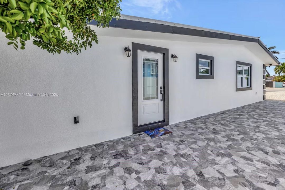 For Sale: $1,450,000 (4 beds, 4 baths, 1517 Square Feet)