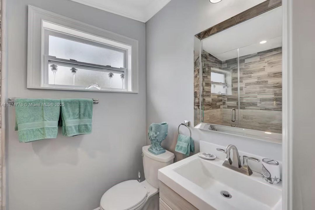 For Sale: $1,450,000 (4 beds, 4 baths, 1517 Square Feet)