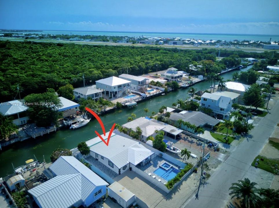 For Sale: $1,450,000 (4 beds, 4 baths, 1517 Square Feet)