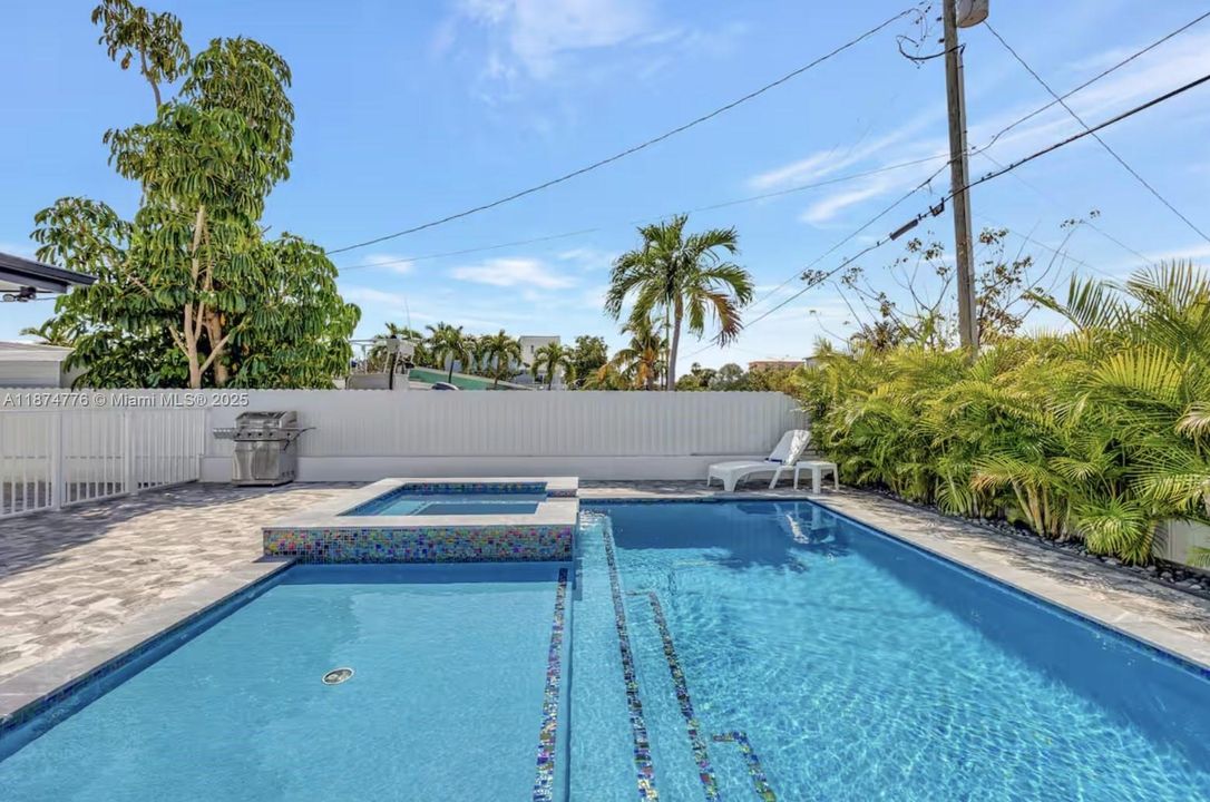 For Sale: $1,450,000 (4 beds, 4 baths, 1517 Square Feet)