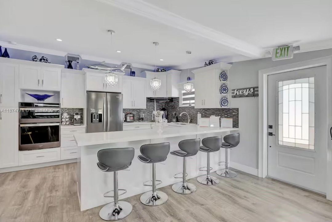 For Sale: $1,450,000 (4 beds, 4 baths, 1517 Square Feet)