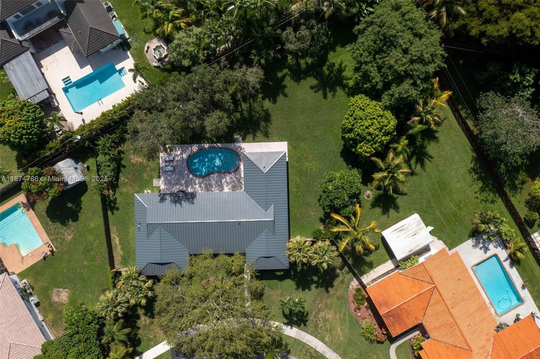 Недавно продано: $1,200,000 (4 спален, 2 ванн, 2089 Квадратных фут)