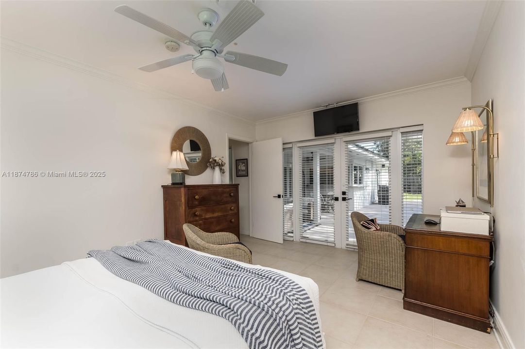 Недавно продано: $1,200,000 (4 спален, 2 ванн, 2089 Квадратных фут)