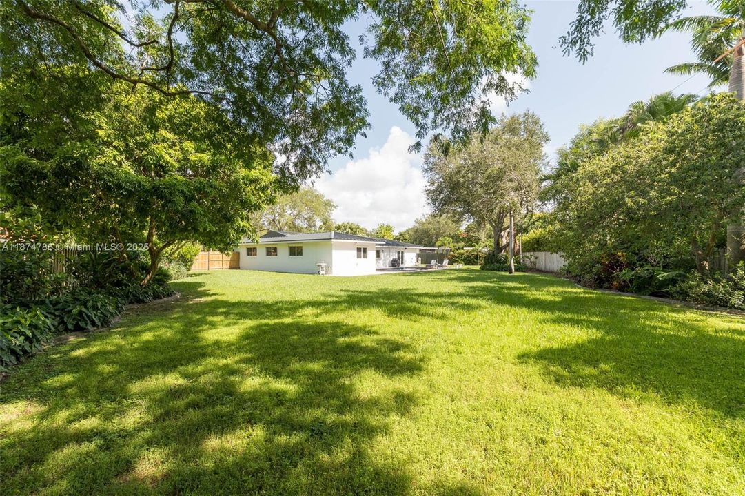 Недавно продано: $1,200,000 (4 спален, 2 ванн, 2089 Квадратных фут)