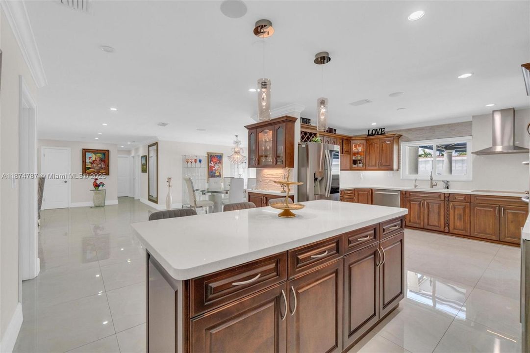 Под контрактом: $1,095,000 (4 спален, 2 ванн, 2649 Квадратных фут)