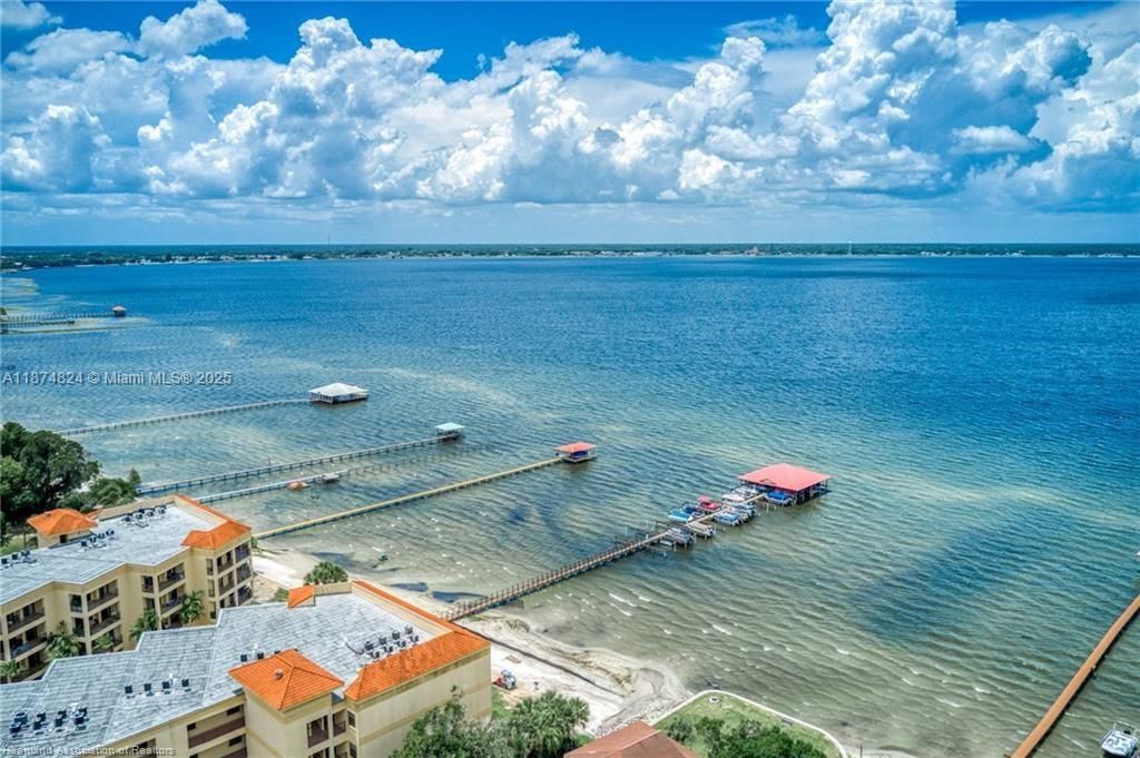 For Sale: $329,900 (3 beds, 2 baths, 1323 Square Feet)