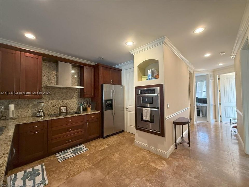 For Sale: $329,900 (3 beds, 2 baths, 1323 Square Feet)