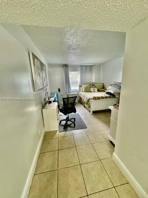 最近售出: $158,000 (2 贝兹, 2 浴室, 1040 平方英尺)