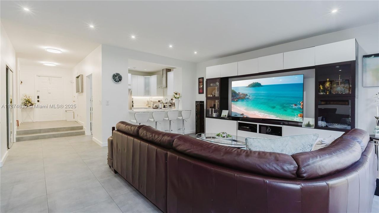 待售: $688,000 (3 贝兹, 2 浴室, 1520 平方英尺)