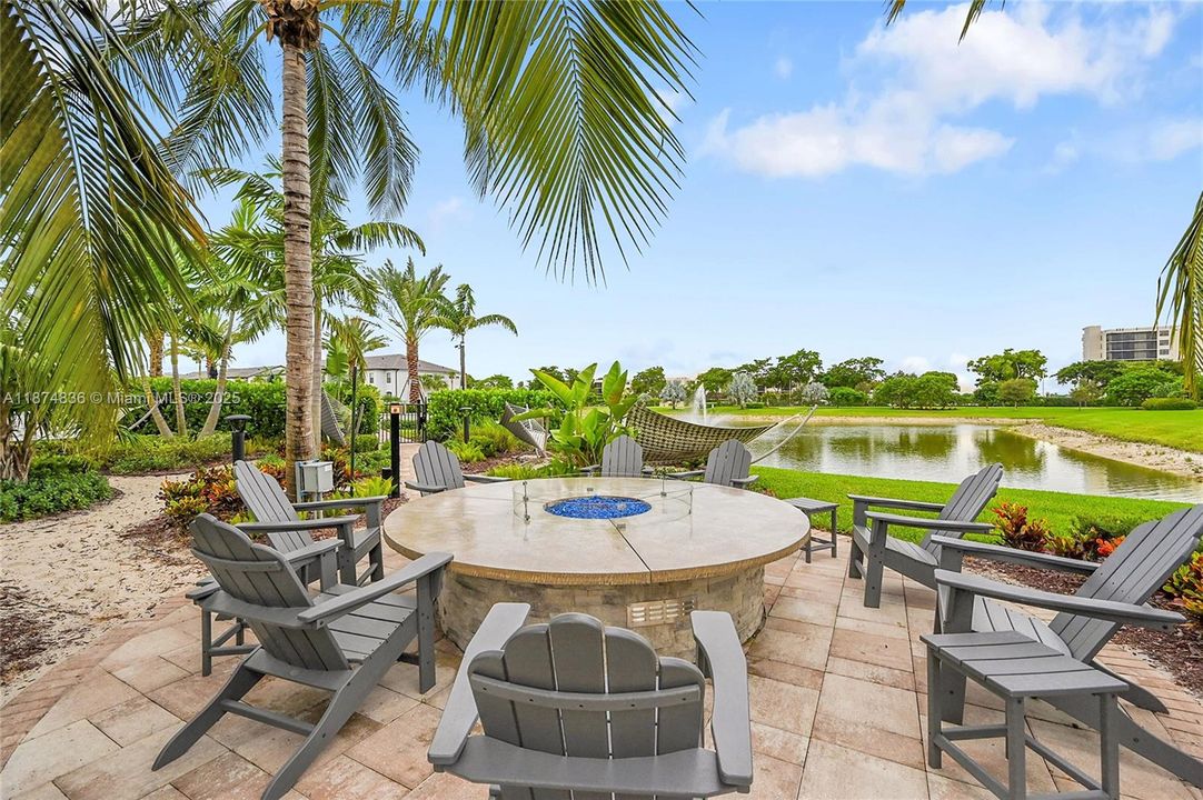 待售: $1,390,000 (3 贝兹, 4 浴室, 2564 平方英尺)