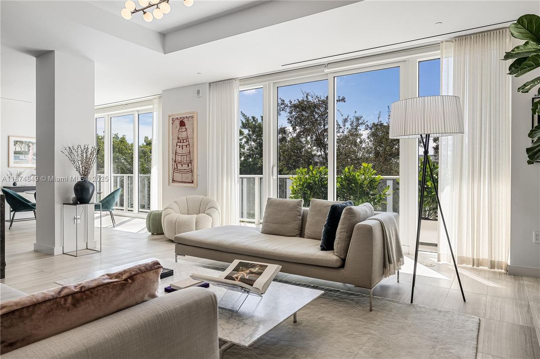 合同活跃: $17,000 (1 贝兹, 1 浴室, 1797 平方英尺)