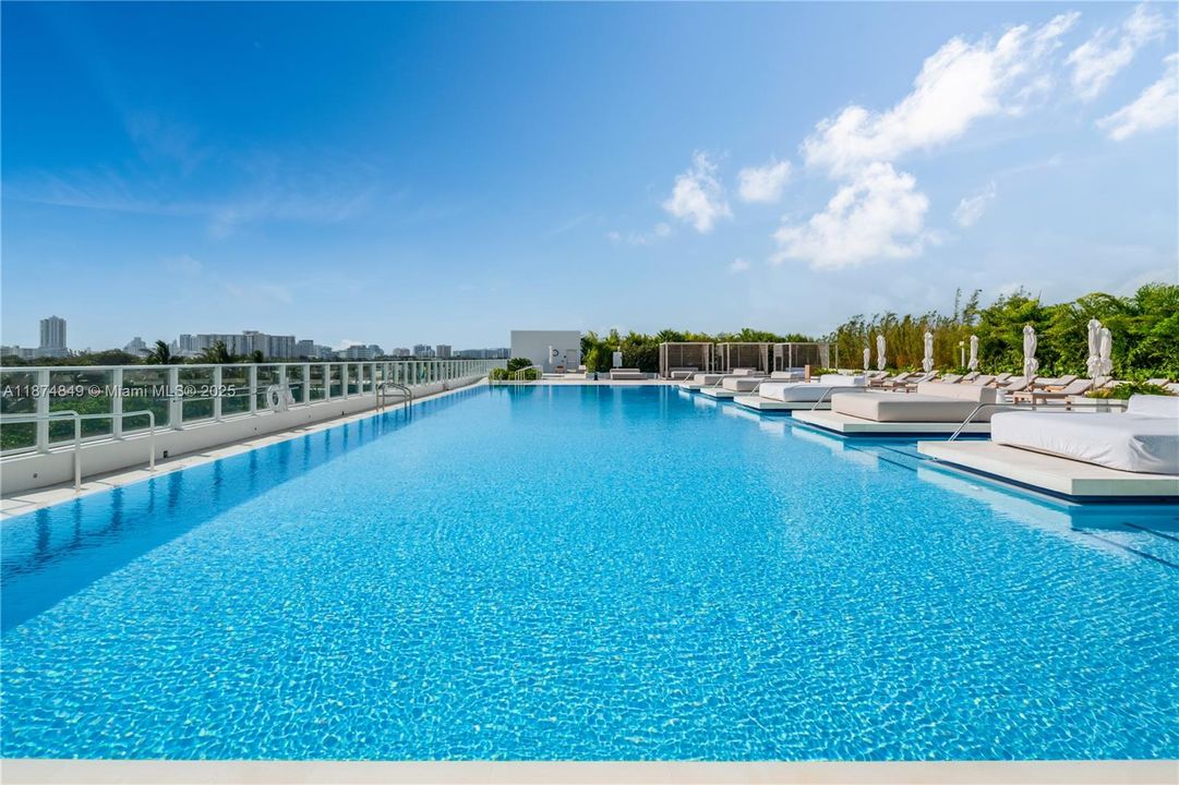 合同活跃: $17,000 (1 贝兹, 1 浴室, 1797 平方英尺)