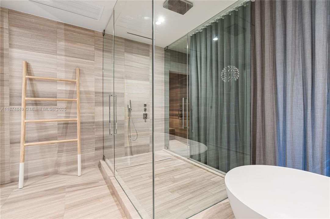 合同活跃: $17,000 (1 贝兹, 1 浴室, 1797 平方英尺)