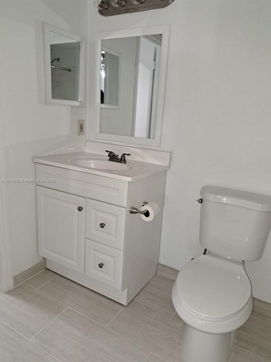 Под контрактом: $1,800 (1 спален, 1 ванн, 650 Квадратных фут)