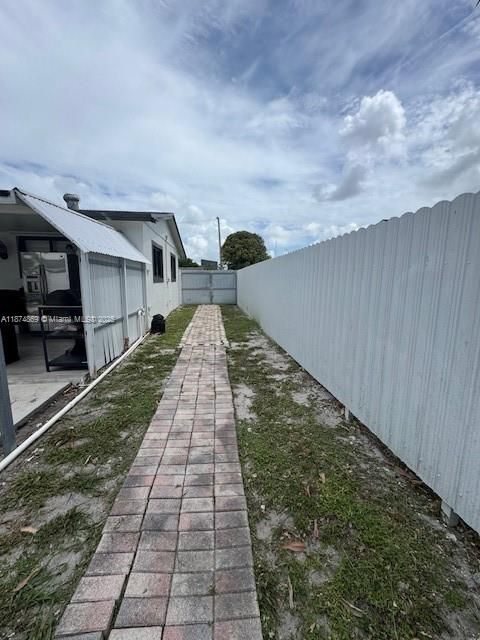 На продажу: $554,900 (3 спален, 1 ванн, 1058 Квадратных фут)