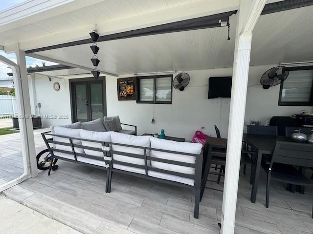 На продажу: $554,900 (3 спален, 1 ванн, 1058 Квадратных фут)