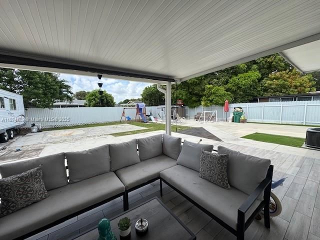 На продажу: $554,900 (3 спален, 1 ванн, 1058 Квадратных фут)