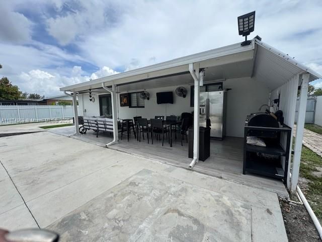 На продажу: $554,900 (3 спален, 1 ванн, 1058 Квадратных фут)