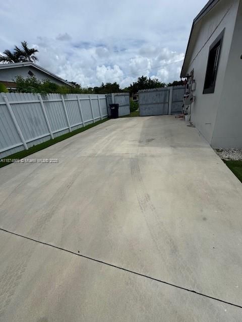 На продажу: $554,900 (3 спален, 1 ванн, 1058 Квадратных фут)